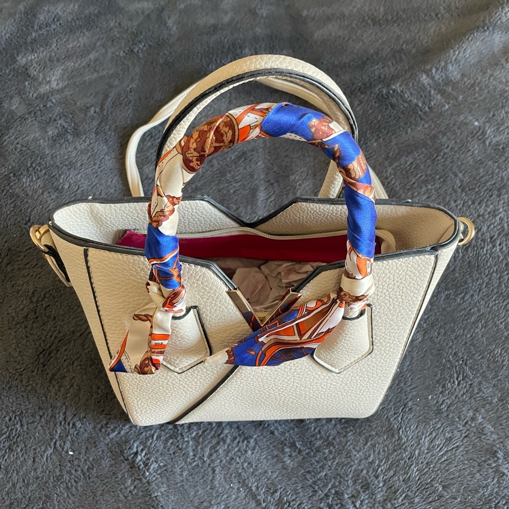 Brand new Purse